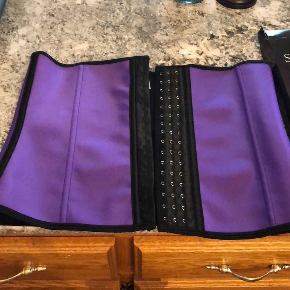 Waist trainer